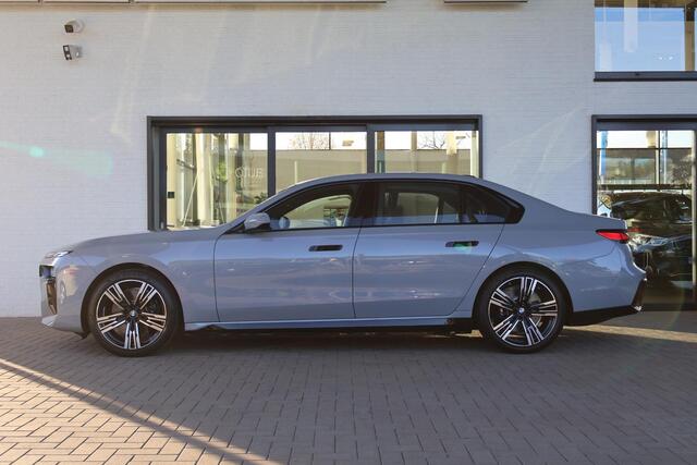BMW i7 eDrive50 Privilege Edition M Sportpakket Pro | Executive Edition | Innovation Pack | Sky Lounge | Iconic Glow