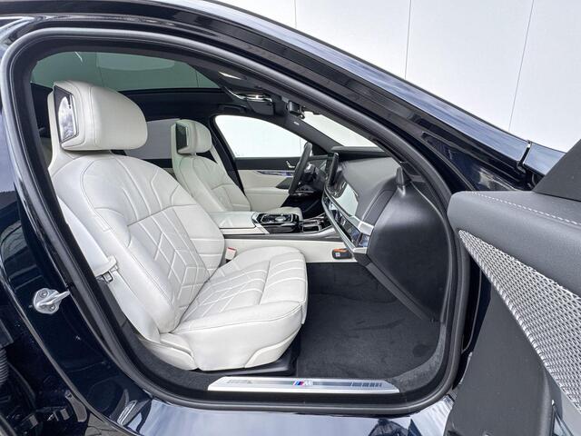 BMW i7 eDrive50 M-Sport / Multifuncitionele Stoelen / Executive Pakket / Driving Assistant Professional / Integral Active Steering / Connoisseur Pack / 21 inch / Parking Assistant