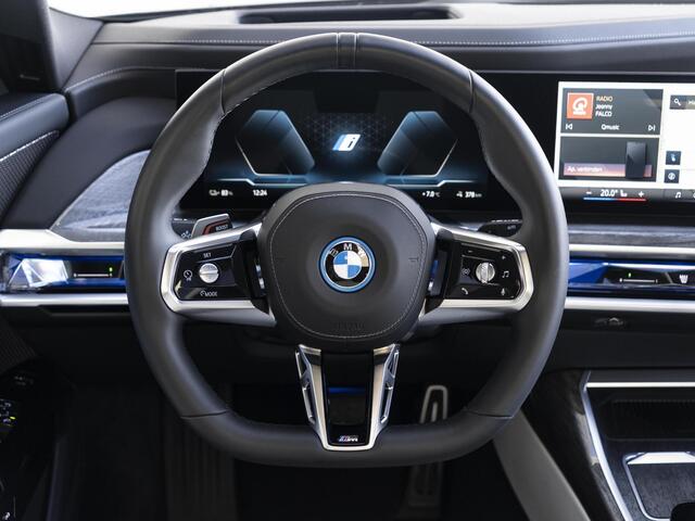 BMW i7 eDrive50 | M Sportpakket Pro | Innovation Pack | Connoisseur Pack | Stoelventilatie | Massagefunctie | Driving Assistant Professional | 21''