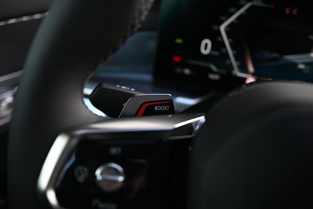 BMW i7 xDrive60 High Executive M Sport Automaat / Panoramadak Sky Lounge / Trekhaak / Massagefunctie / Driving Assistant Pro. / Parking Assistant Pro. / Executive Drive Pro / Integral Active Steering / Connoisseur Pack