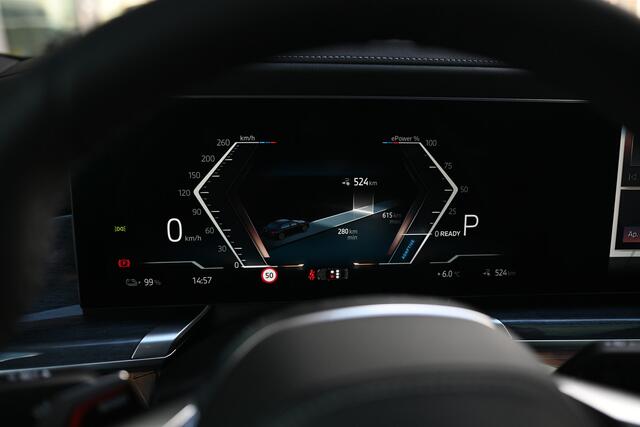 BMW i7 xDrive60 High Executive M Sport Automaat / Panoramadak Sky Lounge / Trekhaak / Massagefunctie / Driving Assistant Pro. / Parking Assistant Pro. / Executive Drive Pro / Integral Active Steering / Connoisseur Pack