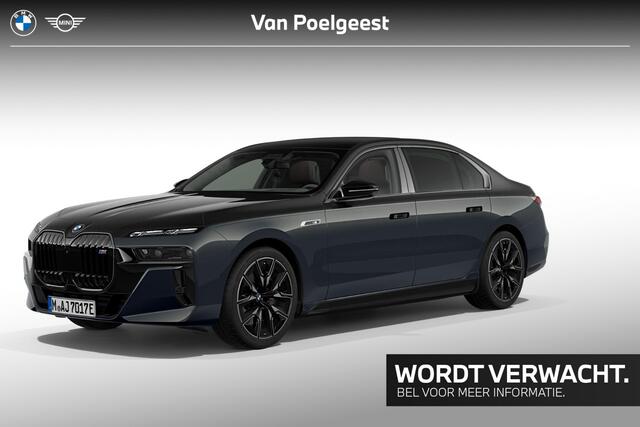 BMW i7 M70 xDrive 106 kWh M Sport Pro / Individual Two-Tone lak / Rear-Seat Entertainment / Executive Lounge