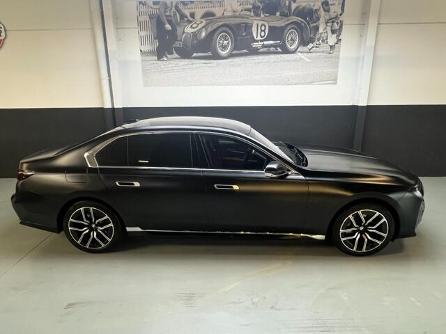 BMW i7 x-drive 60 (VAT car) (2023)