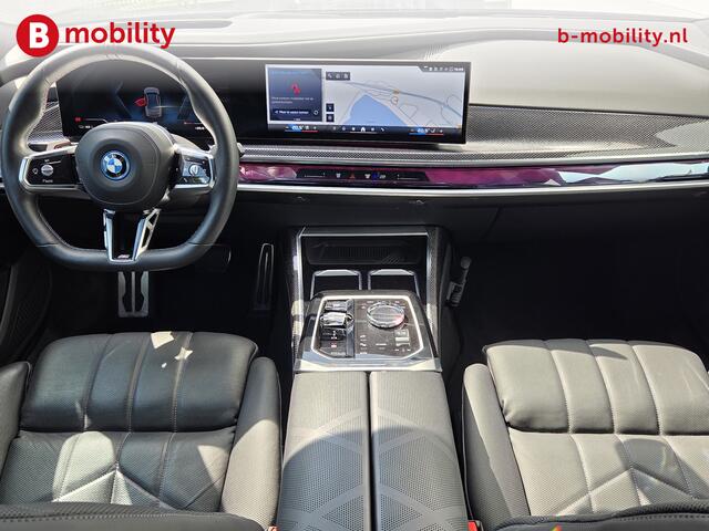 BMW i7 M70 xDrive 106 kWh 'Dravitgrau' Automatische Portieren Nw. pr. ¤225.242,- NL Auto! | Sky Lounge Panoramadak | Entertainment achter | Innovatiepack