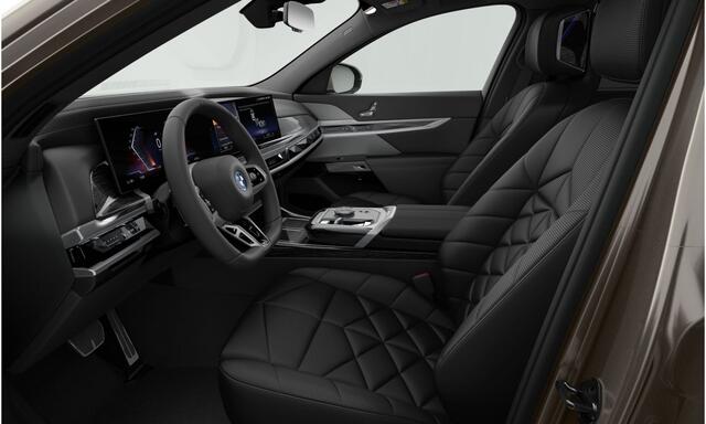 BMW i7 eDrive50 | M-Sport | 21" | Iconic glow | Tv achter | Act. Steering | Driv. Ass. Prof.