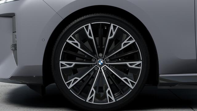 BMW i7 xDrive50 M Sport / Panoramadak Sky Lounge / Trekhaak / Bowers & Wilkins / 3D Head-Up / Executive Lounge Seating / Parking Assistant Professional