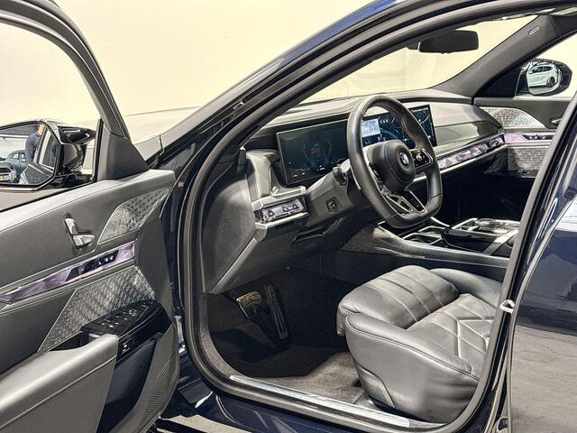 BMW i7 M70 xDrive 106 kWh M Sport | Executive lounge | Entertainment systeem | Bowers & Wilkins High end