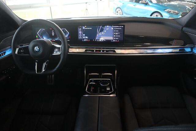 BMW i7 xDrive60 M Sportpakket Pro | Climate Acoustics Pack | Driving Assistant Professional | Parking Assistant professional |