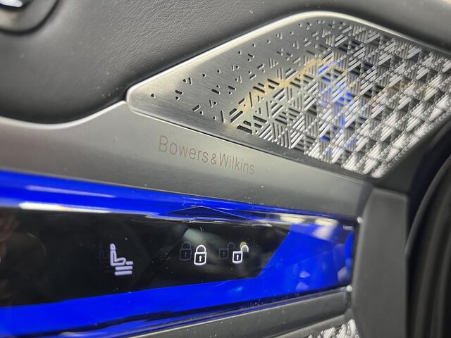 BMW i7 xDrive60 106 kWh | M Sport Pro | El. deuren | Pano Sky Lounge | Kristalen Koplampen | Massage Stoelen | Driver + Park Ass. Professional | B &W High End Sound | Carbon interieur | SOH 95,8% |