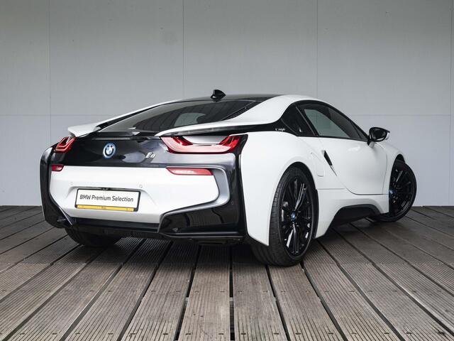 BMW i8 | Comfort Access | Driving Assistant | BMW Laserlight | Head Up Display | Harman Kardon | 20 inch | M Sportremsysteem