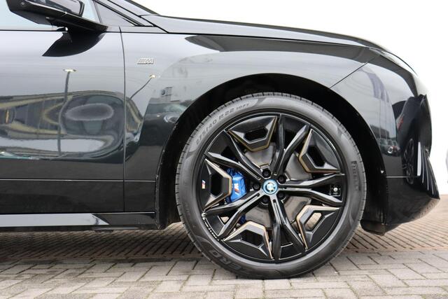 BMW iX M60 High Executive 112 kWh Comfort Acces / Soft Close / Integrale Active Besturing / Panoramadak / Stoelventilatie / Multifunctionele Stoelen / Harman Kardon / Warmte Comfort Pakket / Driving Assistent Professional / Laserlicht / Parking Assistant Profes