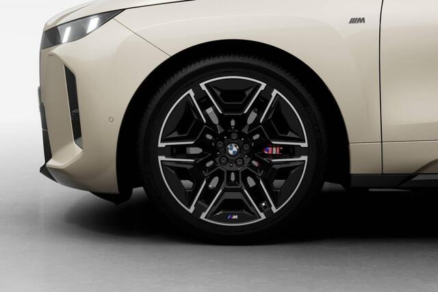 BMW iX xDrive M70 | Comfort Pack | Innovation Pack | Glazen panoramadak Sky Lounge | Bowers & Wilkins Diamond Surround Sound System