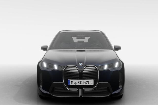 BMW iX xDrive45 | M Sport | Comfort Pack | Innovation Pack | Glazen Panoramadak Sky Lounge | Trekhaak