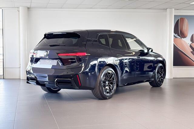 BMW iX xDrive60 | M Sport Pro | Comfort Pack | Innovation Pack | Soft-Close | Glazen Panoramadak Sky Lounge
