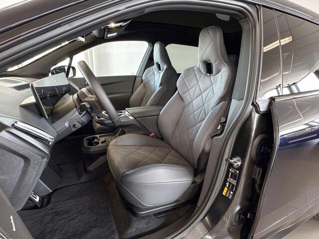 BMW iX xDrive60 | M Sport Pro | Comfort Pack | Innovation Pack | Soft-Close | Glazen Panoramadak Sky Lounge