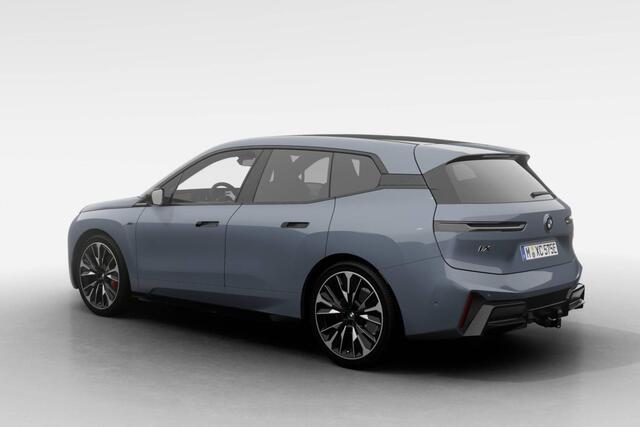 BMW iX xDrive M70 | Comfort Pack | Innovation Pack | Bowers & Wilkins Diamond Surround Sound Systeem | Glazen Panoramadak Sky Lounge | Trekhaak