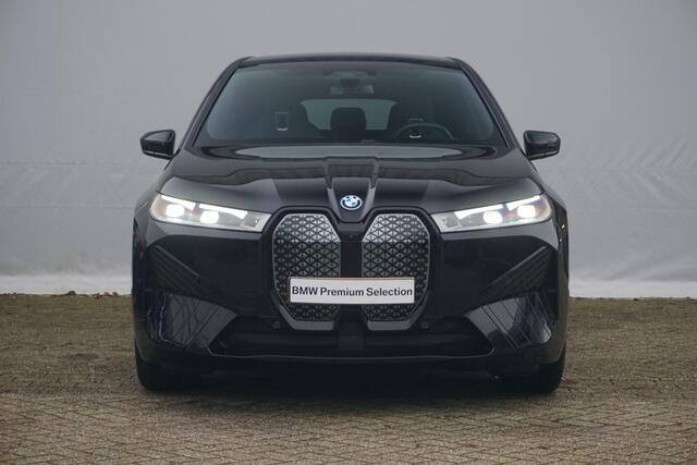 BMW iX xDrive40 High Executive Sportpakket 22'' / Laserlight / Comfort Acces / Trekhaak / Harman Kardon