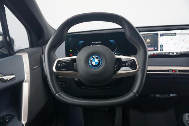BMW iX xDrive40 High Executive Sportpakket 22'' / Laserlight / Comfort Acces / Trekhaak / Harman Kardon