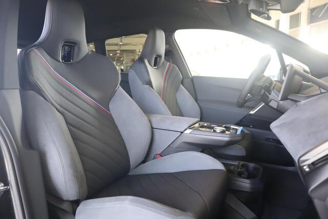 BMW iX xDrive60 | M Sportpakket Pro | Comfort Pack | Innovation Pack