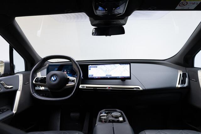 BMW iX xDrive40 High Executive 77 kWh | M-Sport | Sky Lounge | 21 Inch | Harman Kardon |