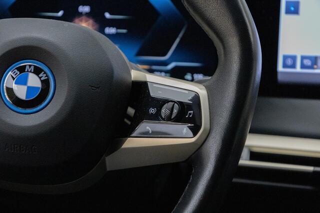 BMW iX xDrive40 High Executive 77 kWh | M-Sport | Sky Lounge | 21 Inch | Harman Kardon |