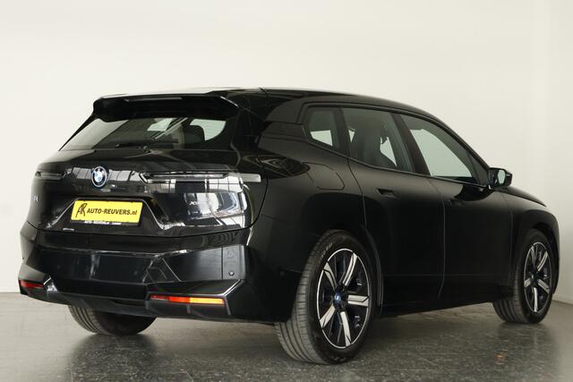 BMW iX xDrive50 Sport SKY 112 kWh / Pano / HUD / Harmankardon / Trekhaak