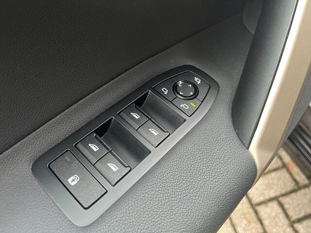 BMW iX xDrive40 Executive 77 kWh | Head-Up Display | Camera | Stoelverwarming | Navigatie |