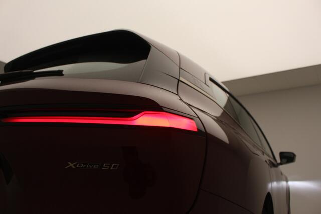 BMW iX xDrive50 High Executive 112 kWh | 22" | Trekhaak | Ventilatie | Panorama Skylounge | CoPilot | Bowers & Wilkins Diamond Surround Sound Systeem