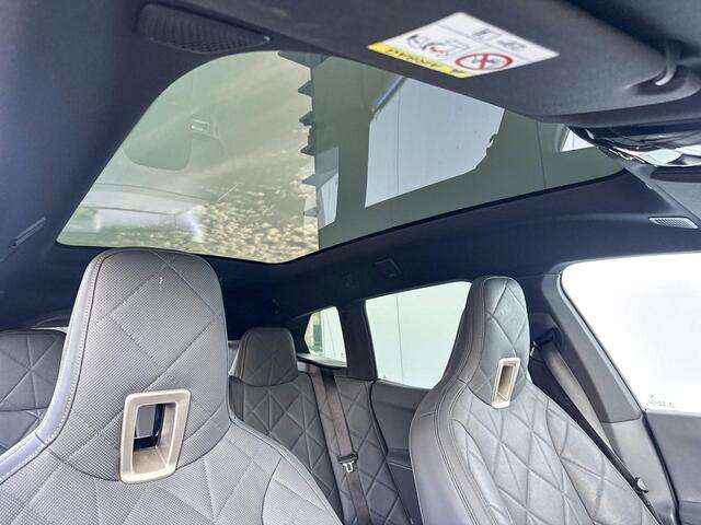 BMW iX M60 High Executive 112 kWh 22 Inch / Integrale Active Besturing / Soft Close / Electrische Zwenkhaak / Glazen Dak Skylounge / Getinte Ramen / Stoel en Stuurwielrand Verwarming / Multi Functionele Stoelen / Driving Prof / Parking Prof / Laser Light / Bower