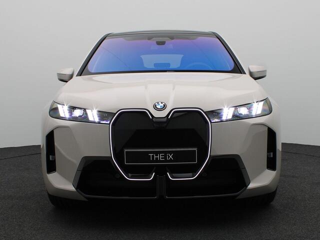 BMW iX xDrive60 | M Sportpakket Pro | Comfort Pack icm M Sportpakket | Innovation Pack