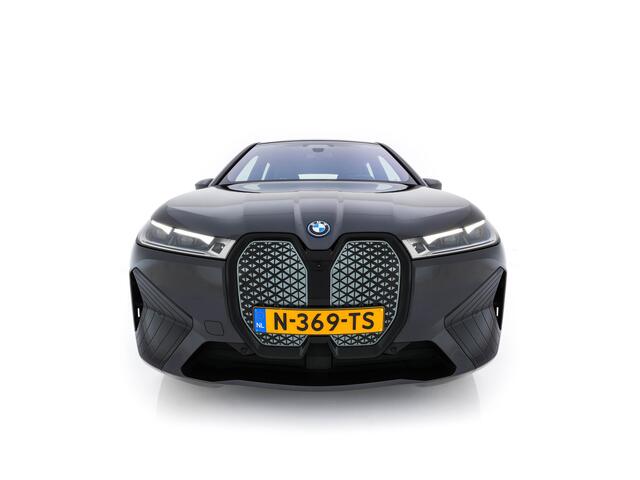 BMW iX xDrive40 High Executive 77 kWh (SOH-100%) AUT. *PANO | HEAD-UP | HARMAN/KARDON | SOFT-CLOSE | DAB+ | DIGI-COCKPIT | HEATED-COMFORTSEATS | FULL-LED | CARPLAY | ...