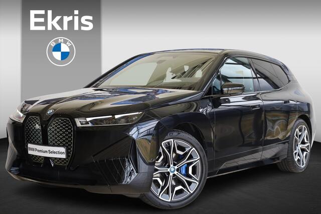 BMW iX xDrive40 | Sportpakket | Panoramadak | Trekhaak elektr. | Luchtvering