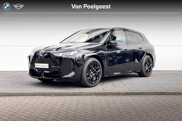 BMW iX xDrive45 101 kWh