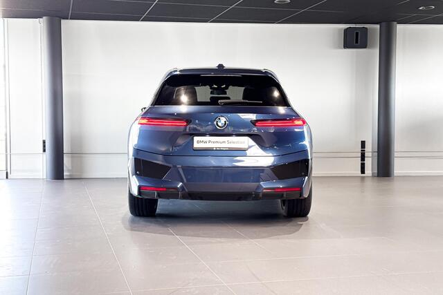 BMW iX xDrive40 High Executive | M Sport | Bowers & Wilkins | Soft-close | Comfort Access |
