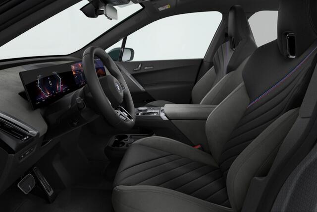 BMW iX xDrive45 101 kWh | M Sportpakket Pro | Comfort Pack | Trekhaak