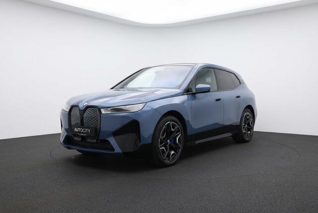 BMW iX iX 40 xDrive M Sport Pano l HUD l 360 Camera l H&K l VOL OPTIES