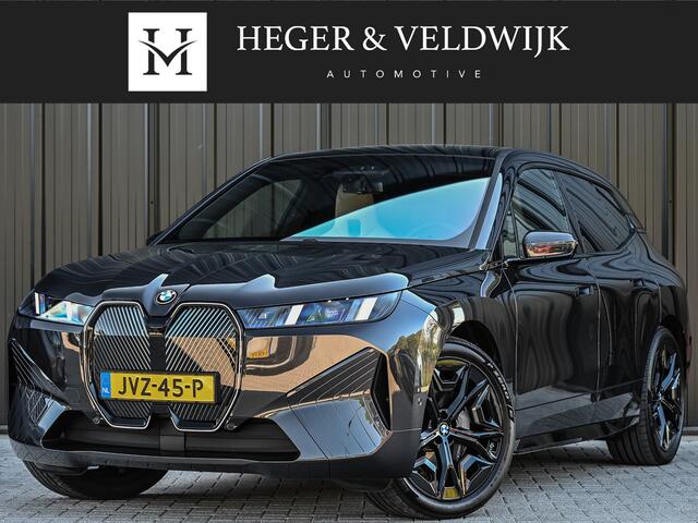 BMW iX xDrive45 101 kWh | NL-auto | Comfort access | Soft close | Iconic glow | Adaptive led | Sky lounge | Driving assistant prof. | Dab+ | Harman/kardon |