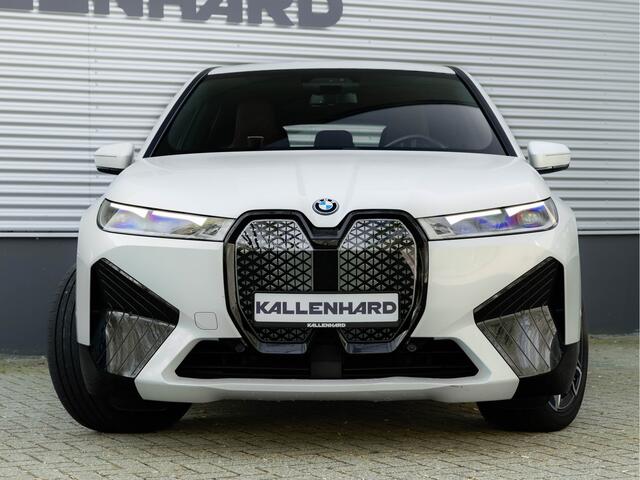 BMW iX xDrive50 - 112 kWh - Luchtvering - Active Steering - Driving Ass Prof