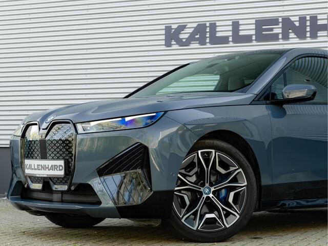 BMW iX xDrive50 - 112kWh - Sport Pakket - Pano - Driving Ass Prof - Head-up