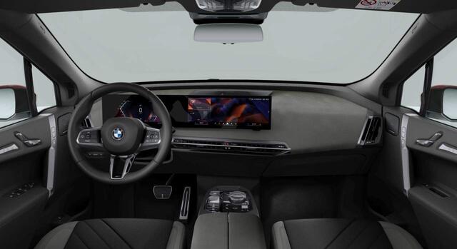 BMW iX xDrive60 112kWh - M-Sport - Trekhaak - ACC- Harman Kardon