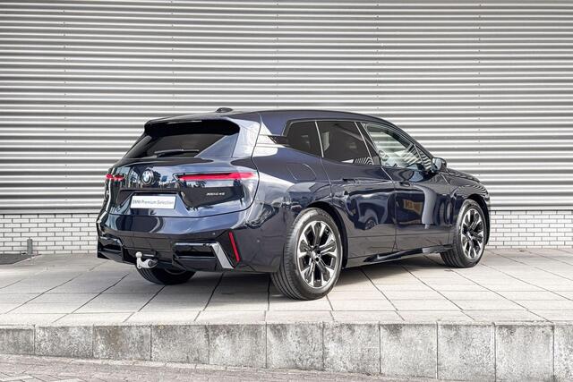 BMW iX xDrive45 101 kWh