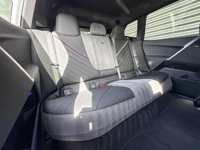 BMW iX xDrive45 101 kWh