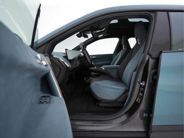 BMW iX xDrive40 Business Edition Plus 77 kWh [ 3-Fase ] {SOH-100%} (INCL-BTW) *PANO | HEAD-UP | TOPVIEW | MASSAGE | LASER-LIGHT | MEMORY-PACK | BOWERS&WILKINS | BLINDSPOT | WIDESCREEN-COCKPIT | HEATED-COMFORTSEATS | DAB | AMBIENTLIGHT | NAVI-FULLMAP | 20''AL