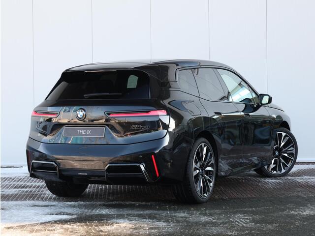 BMW iX xDrive M70 | Comfort Pack | Innovation Pack | Klasse 5 Alarm |