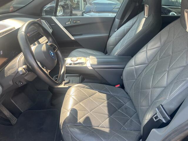 BMW iX xDrive40 | 22" | Laserlight | CoPilot | Pano Sky Lounge | Harman Kardon | Trekhaak