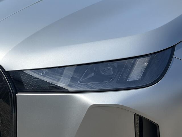 BMW iX xDrive60 | Frozen Grey | Bowers & Wilkins | M-Pro | Sky Lounge
