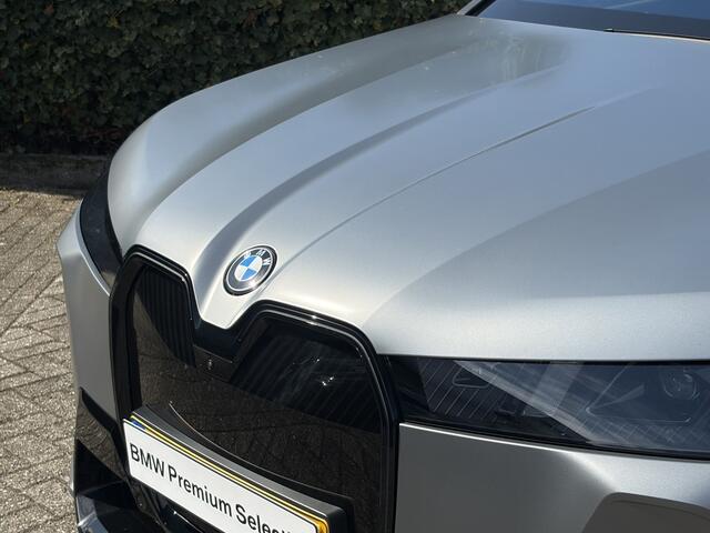 BMW iX xDrive60 | Frozen Grey | Bowers & Wilkins | M-Pro | Sky Lounge