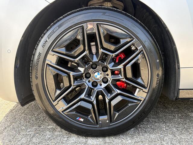 BMW iX xDrive60 | Frozen Grey | Bowers & Wilkins | M-Pro | Sky Lounge
