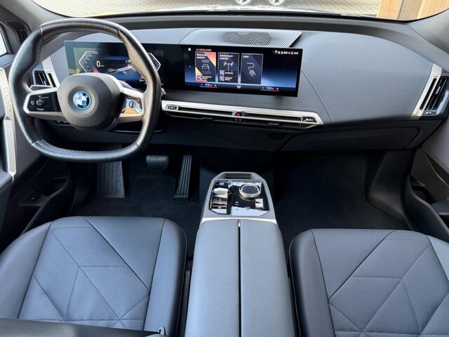 BMW iX xDrive40 Executive M-Sport | 77 kWh | Trekhaak | SOH 99,5% |