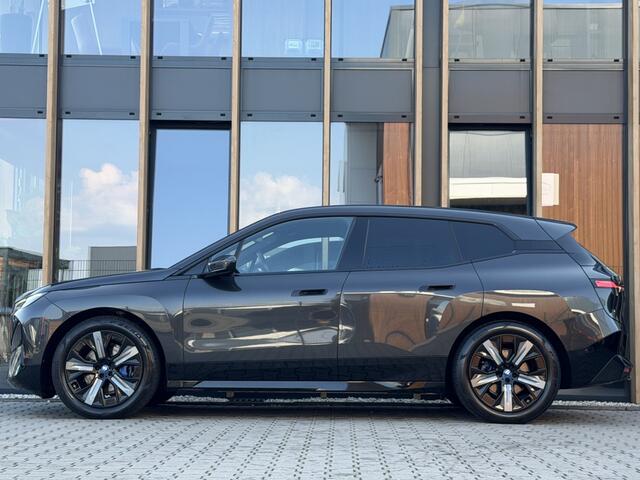 BMW iX xDrive40 Executive M-Sport | 77 kWh | Trekhaak | SOH 99,5% |